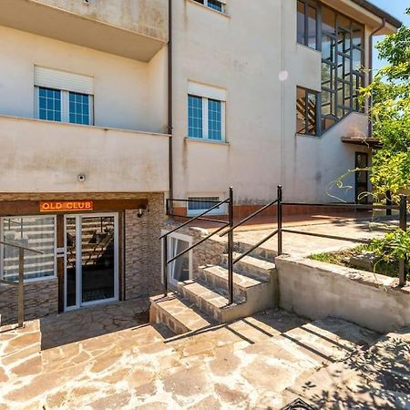 Old Club Casa Vacanze Carlo Trani Aprilia Ngoại thất bức ảnh