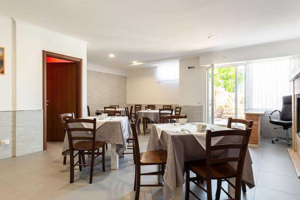 Old Club Casa Vacanze Carlo Trani Aprilia Ngoại thất bức ảnh