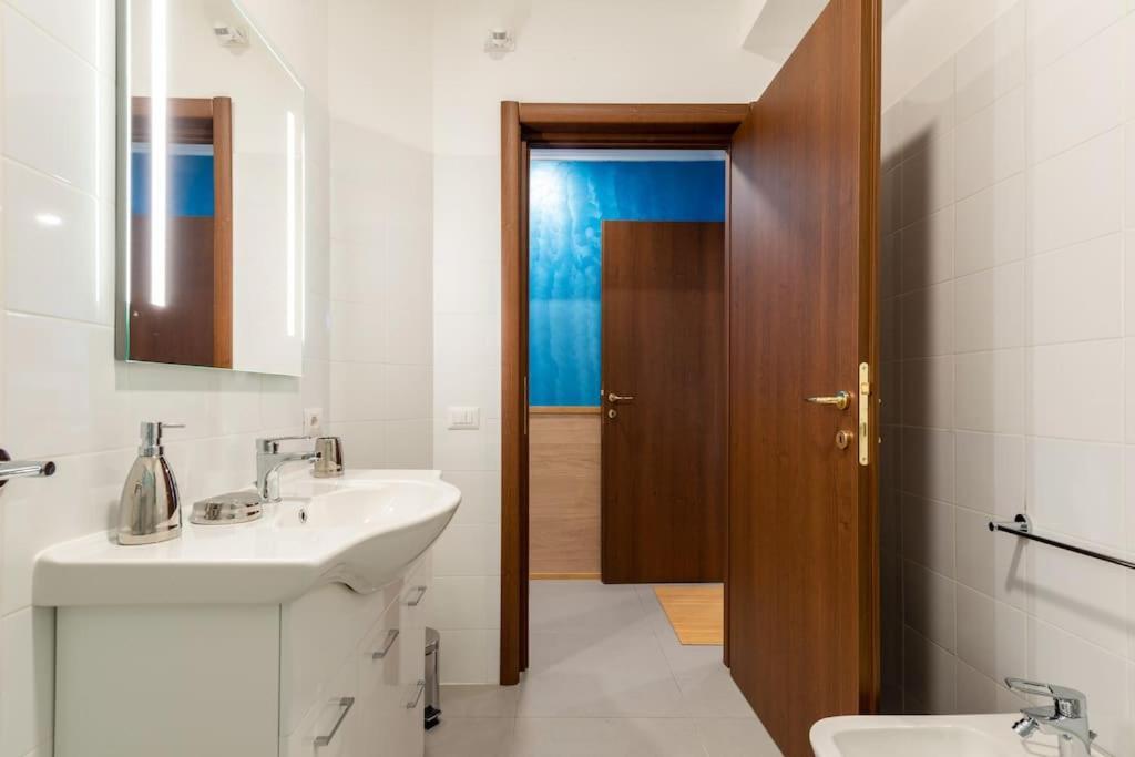 Old Club Casa Vacanze Carlo Trani Aprilia Ngoại thất bức ảnh