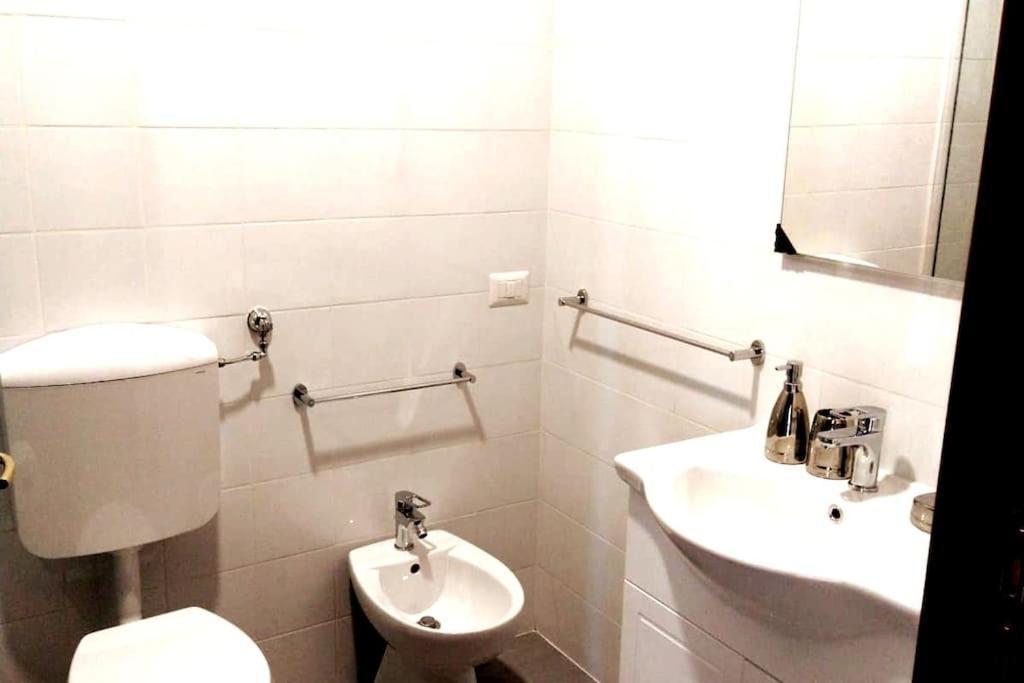 Old Club Casa Vacanze Carlo Trani Aprilia Ngoại thất bức ảnh